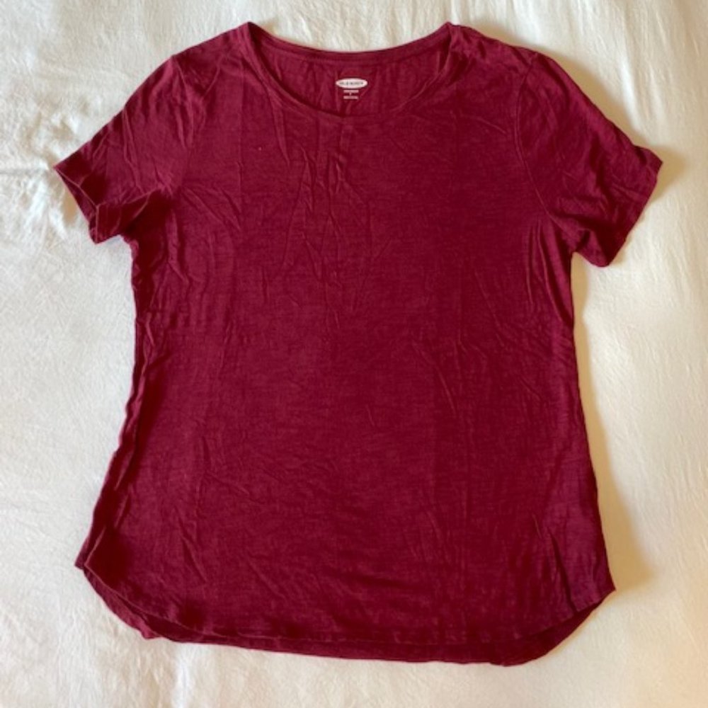 Maroon Old Navy Everywhere Tee, size LG